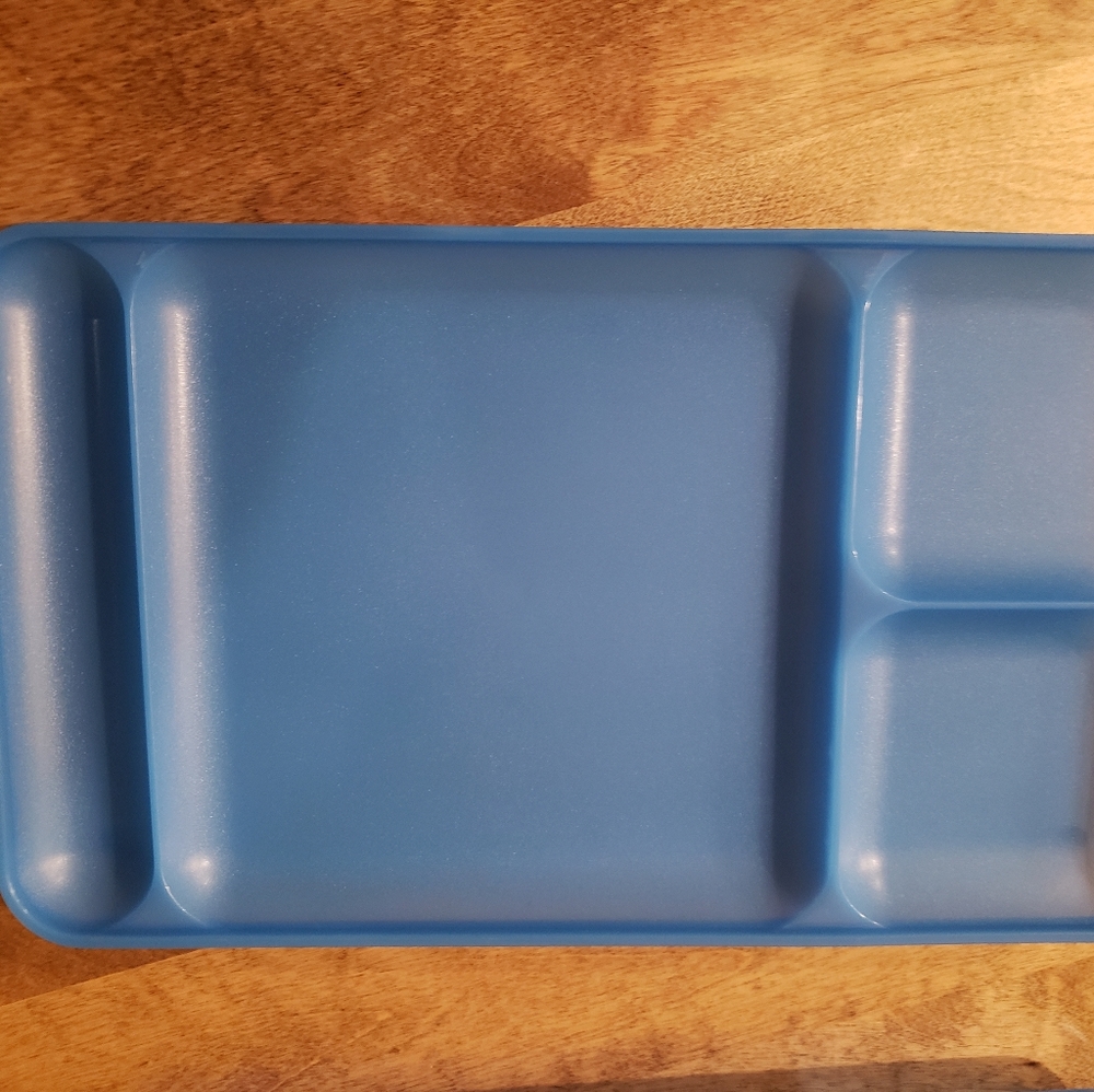 Tupperware trays - Picture 2 of 7